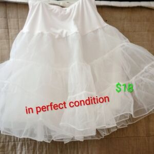 Elegant White Tulle Skirt